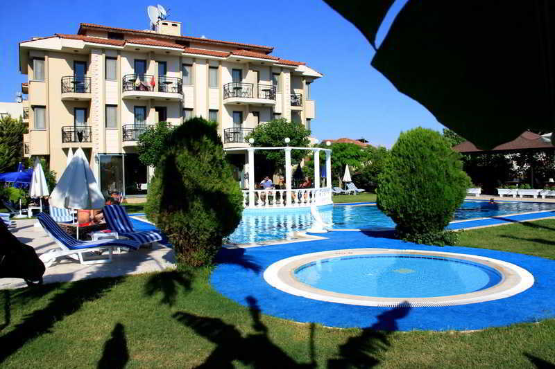 Golden Moon Otel